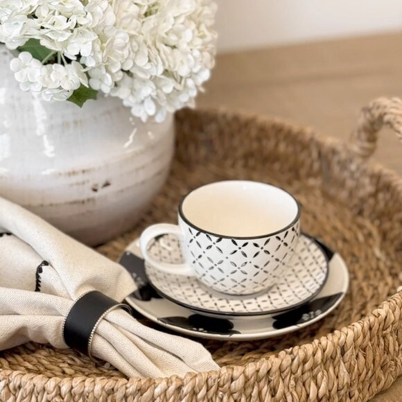 Set/2 Pattern Tea Cups & Saucers - Picture 4 of 8